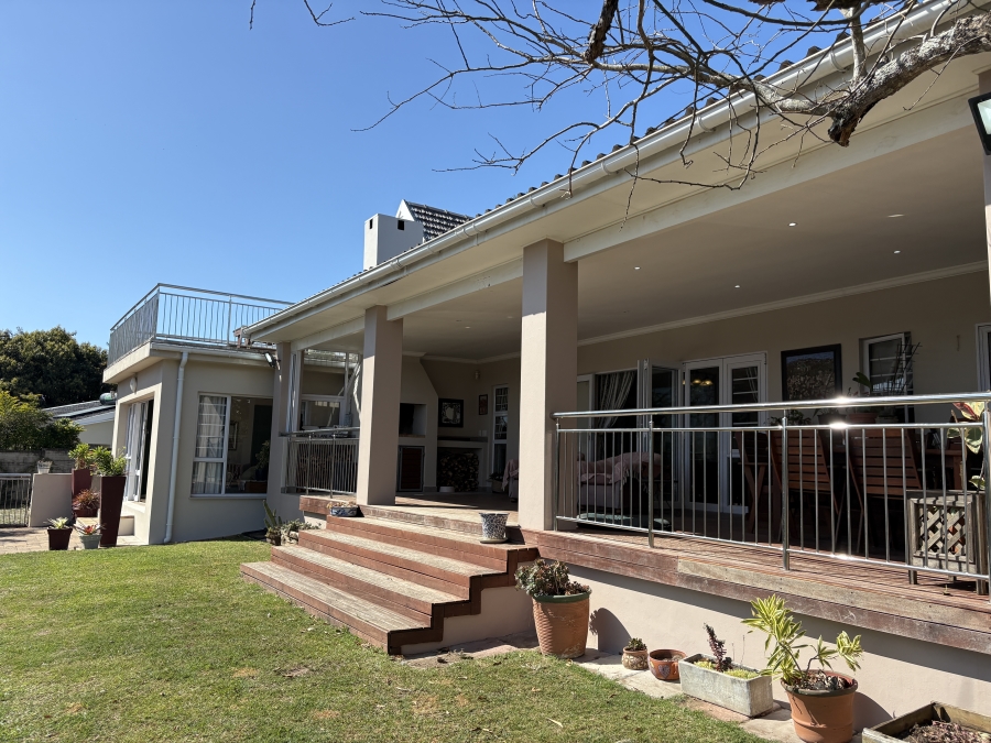 4 Bedroom Property for Sale in Nahoon Beach Eastern Cape